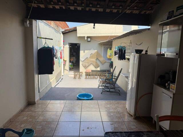 #447 - Casa para Venda em São Carlos - SP - 2