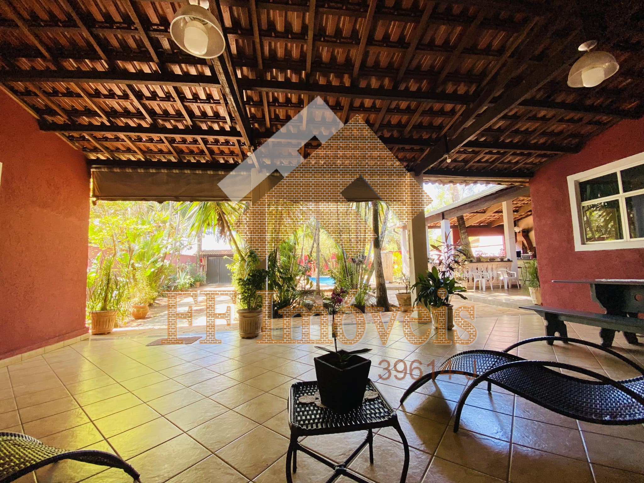 Casa à venda com 3 quartos, 180m² - Foto 1