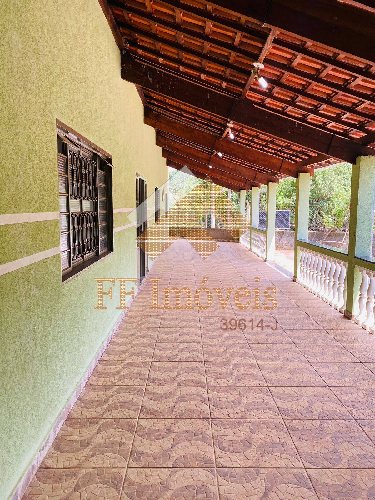 Casa à venda com 2 quartos, 180m² - Foto 3