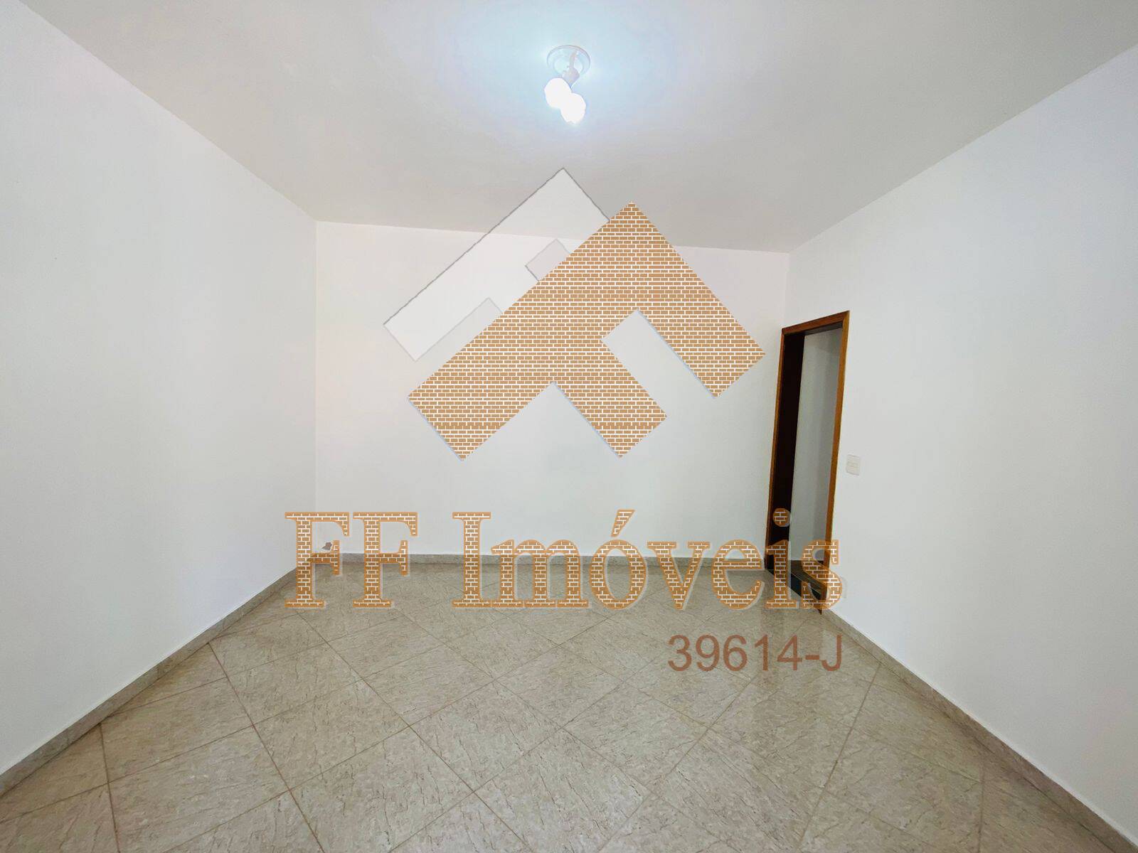 Casa à venda com 2 quartos, 180m² - Foto 7