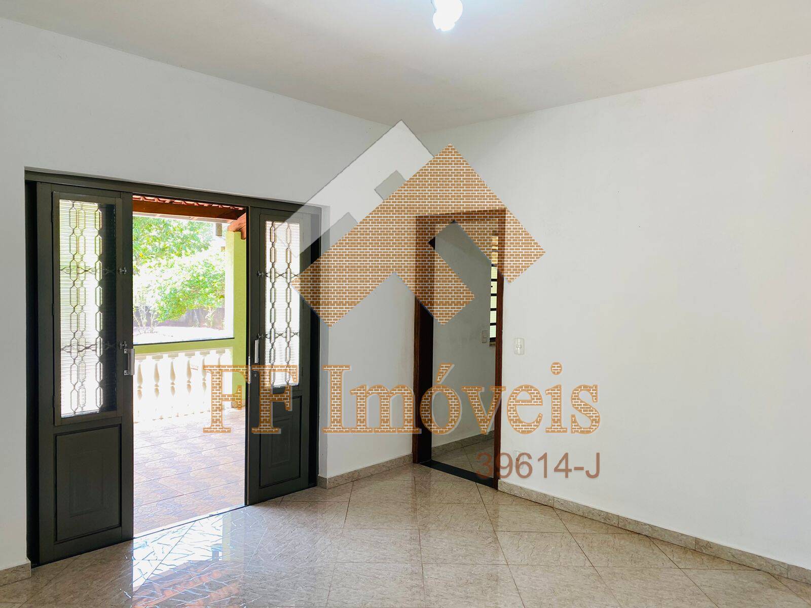 Casa à venda com 2 quartos, 180m² - Foto 18