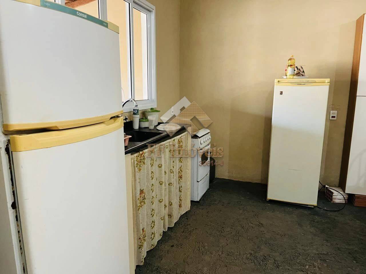 Casa à venda com 2 quartos, 75m² - Foto 8