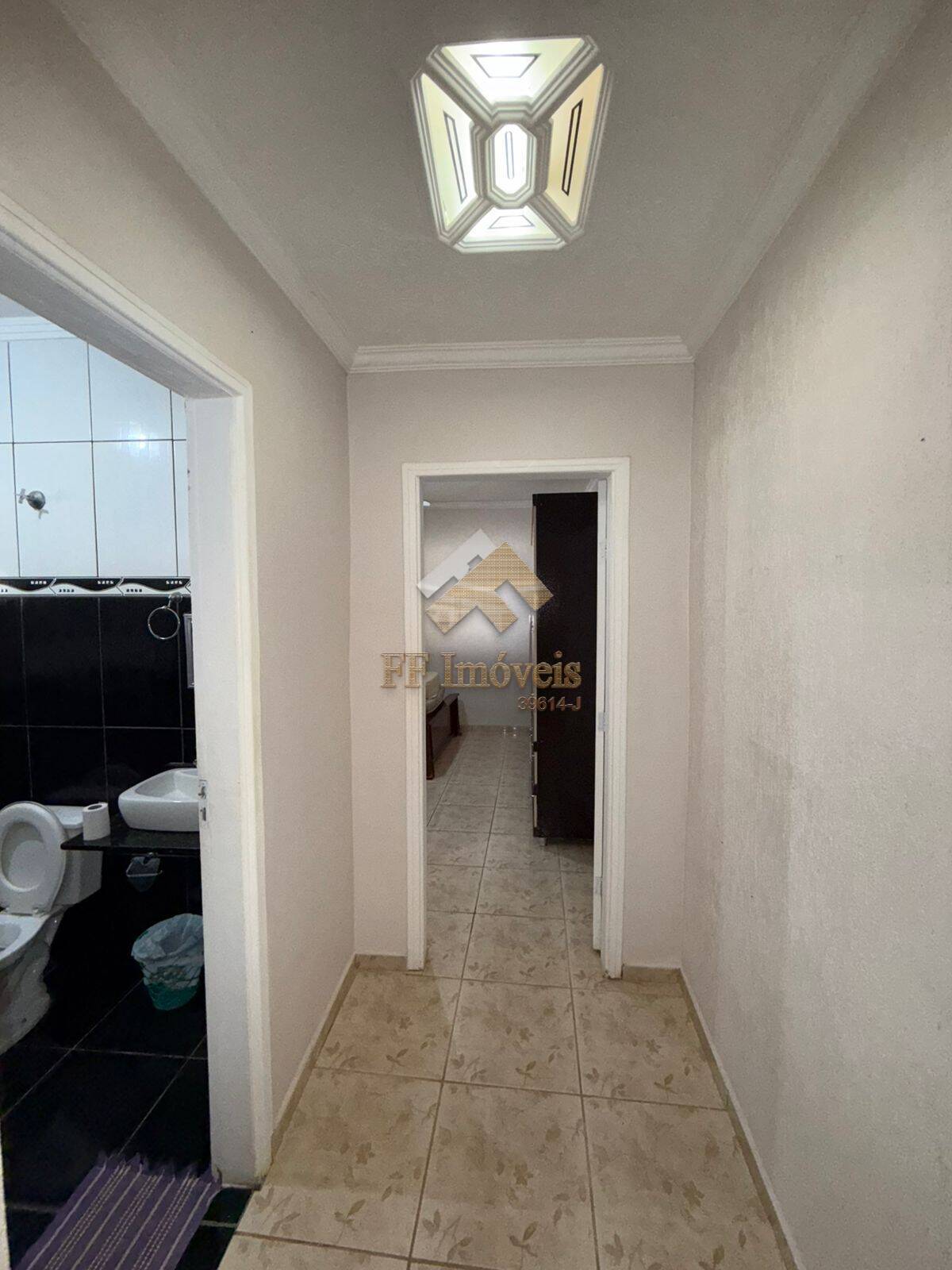 Casa à venda com 1 quarto, 70m² - Foto 13