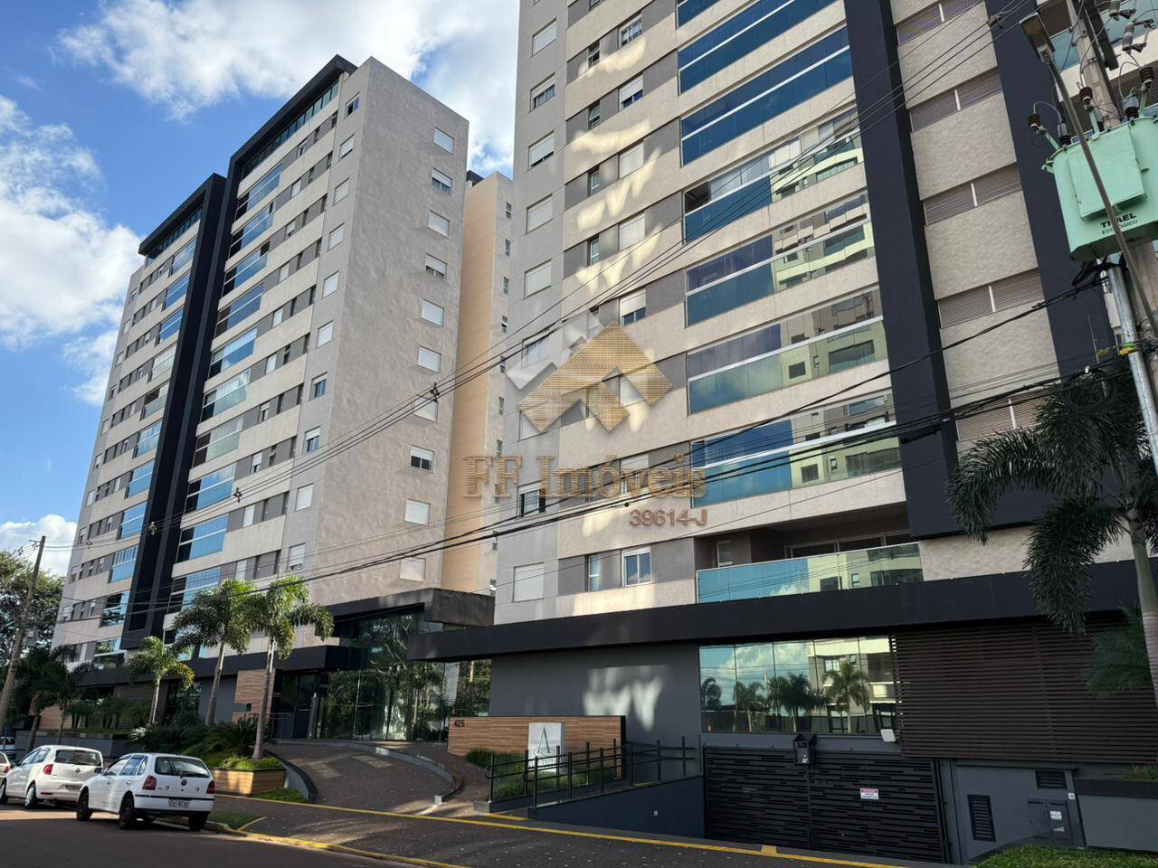 Apartamento à venda com 3 quartos, 117m² - Foto 1