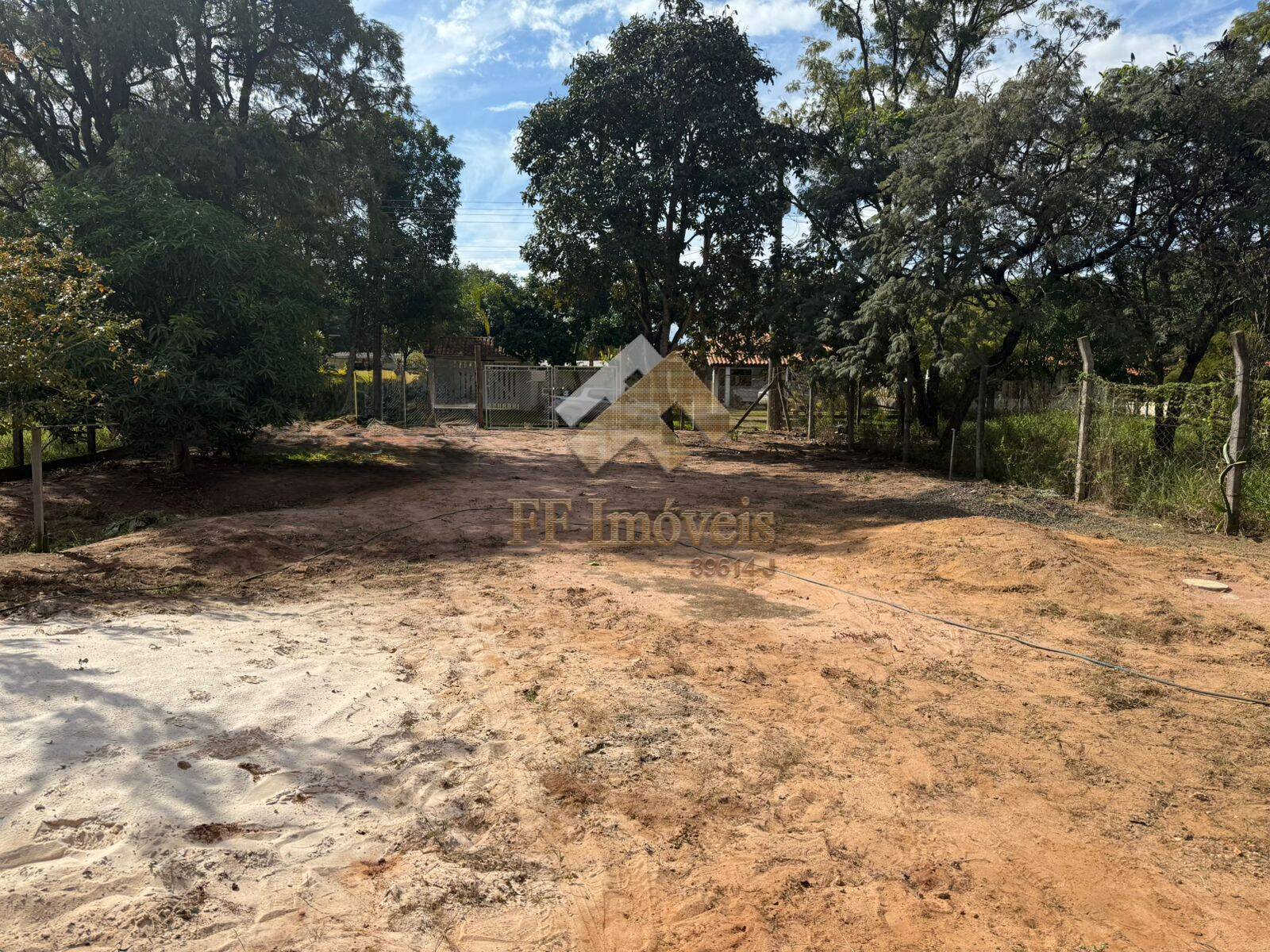 Casa à venda com 3 quartos, 100m² - Foto 3