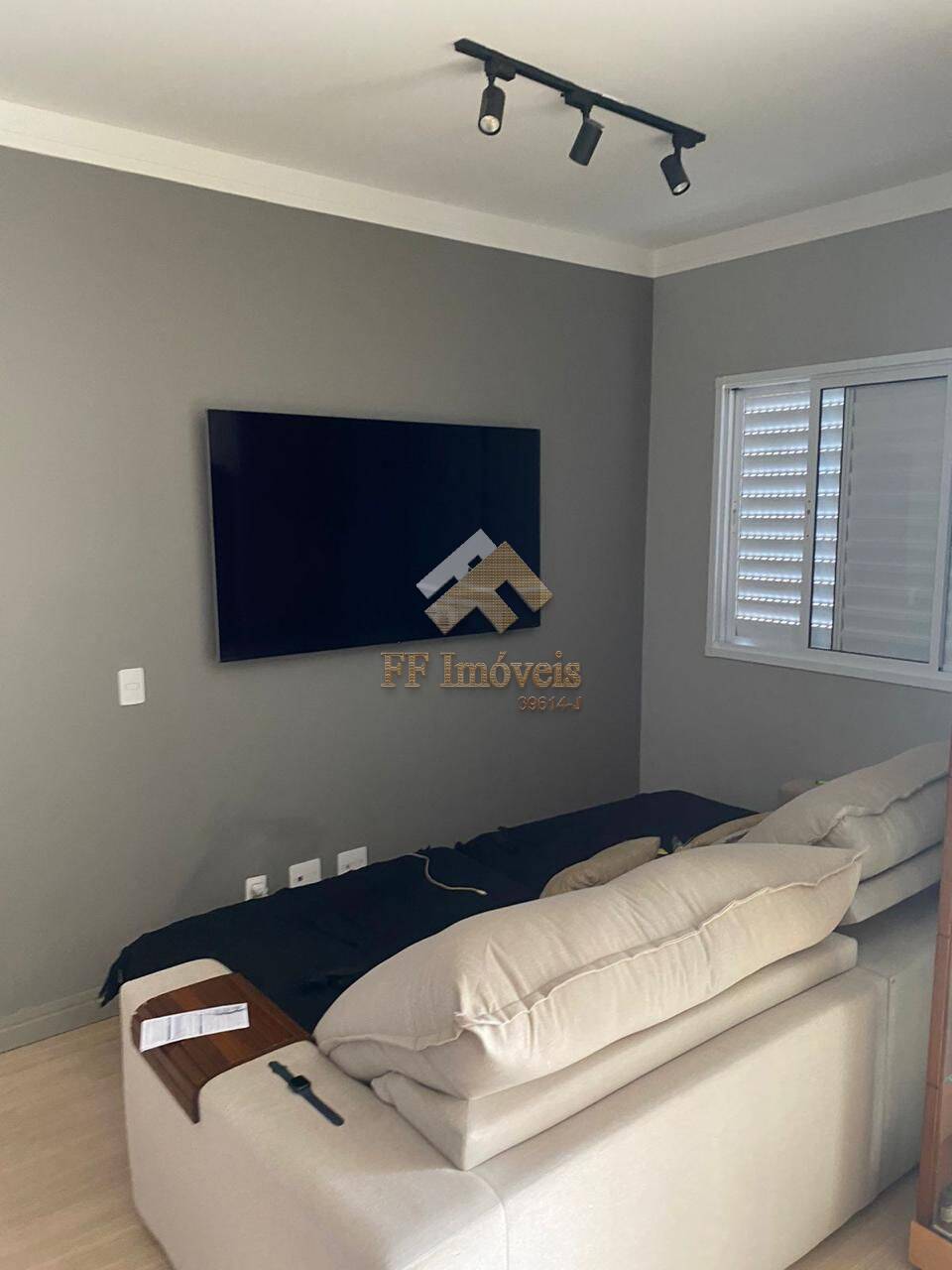 Apartamento à venda com 3 quartos, 68m² - Foto 2