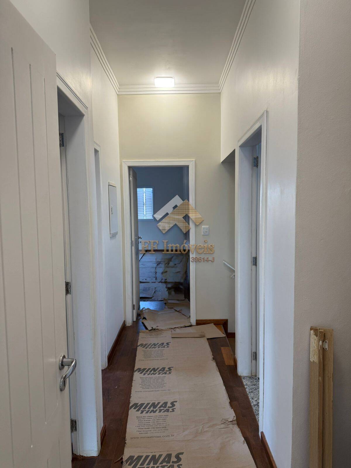 Casa à venda com 3 quartos, 320m² - Foto 37