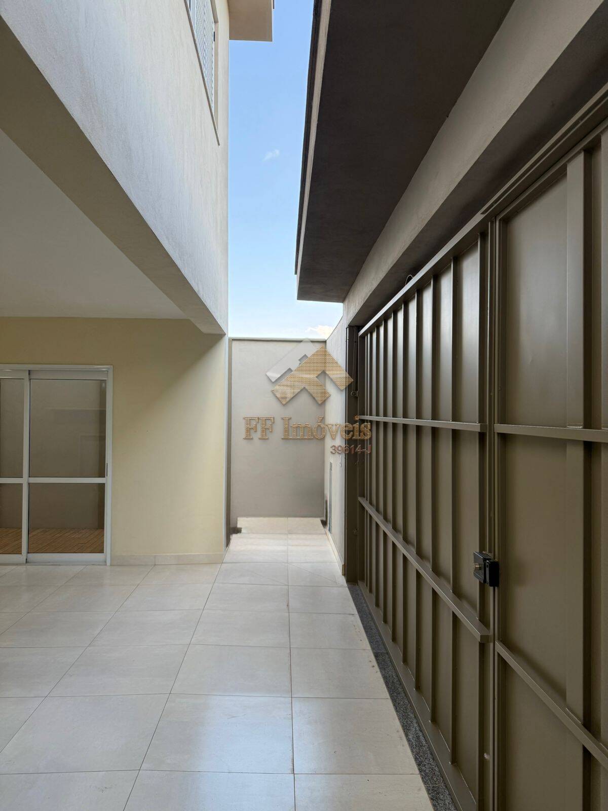 Casa à venda com 3 quartos, 320m² - Foto 15