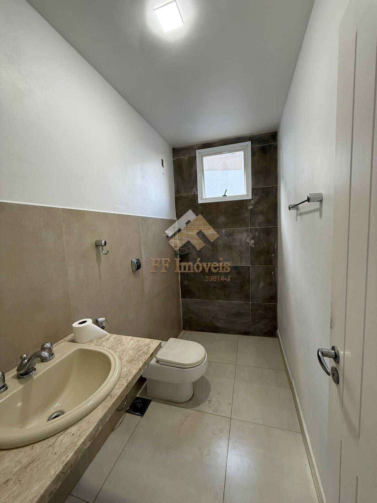 Casa à venda com 3 quartos, 320m² - Foto 16