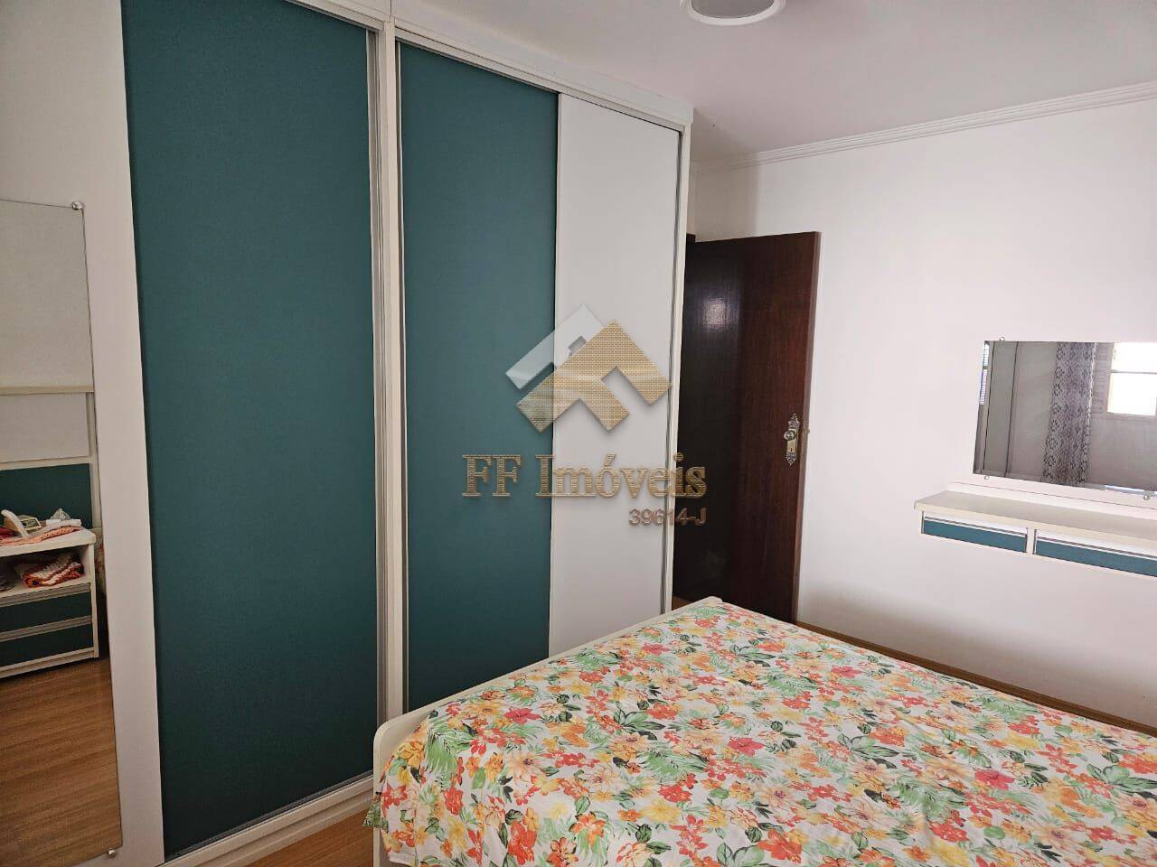 Casa à venda com 2 quartos, 110m² - Foto 10