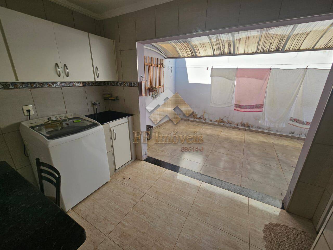 Casa à venda com 2 quartos, 110m² - Foto 11