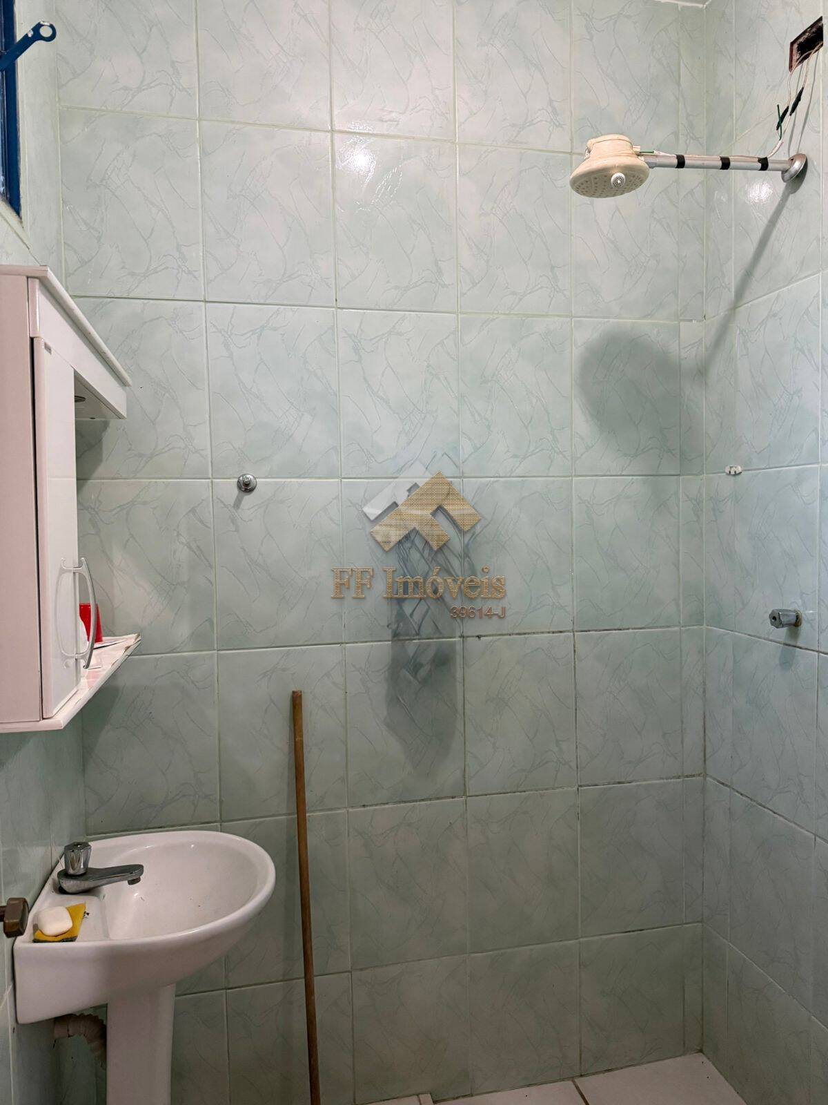 Casa à venda com 2 quartos, 100m² - Foto 2