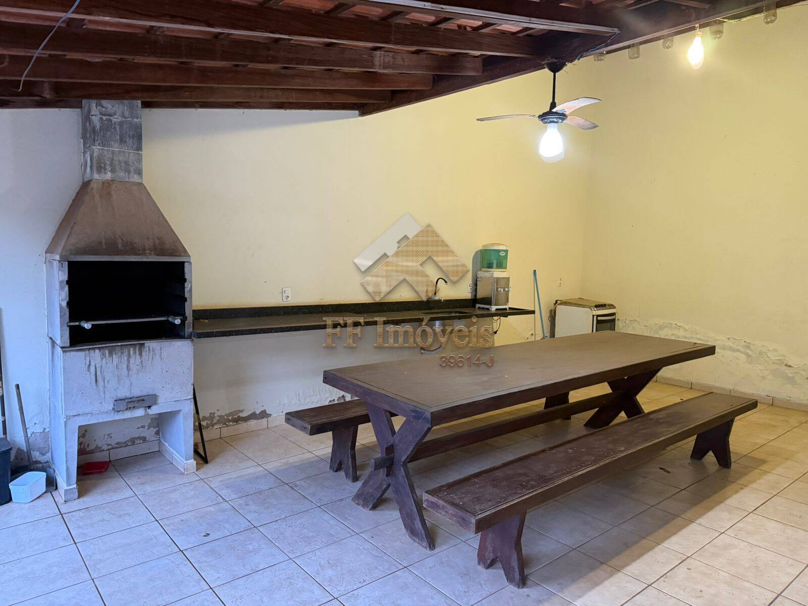Casa à venda com 2 quartos, 100m² - Foto 9