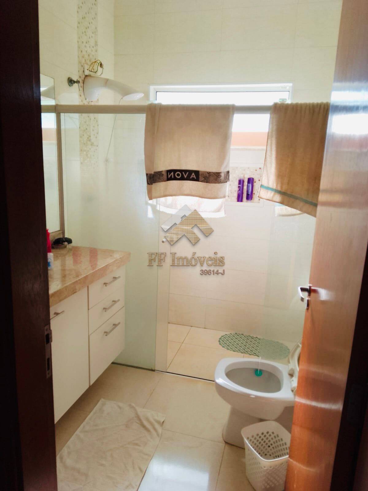 Casa, 3 quartos, 182 m² - Foto 2