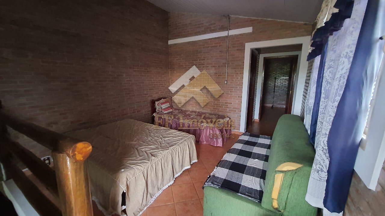 Casa à venda com 3 quartos, 205m² - Foto 2
