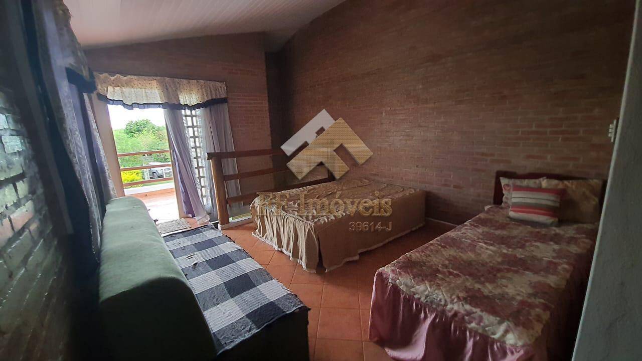 Casa à venda com 3 quartos, 205m² - Foto 4