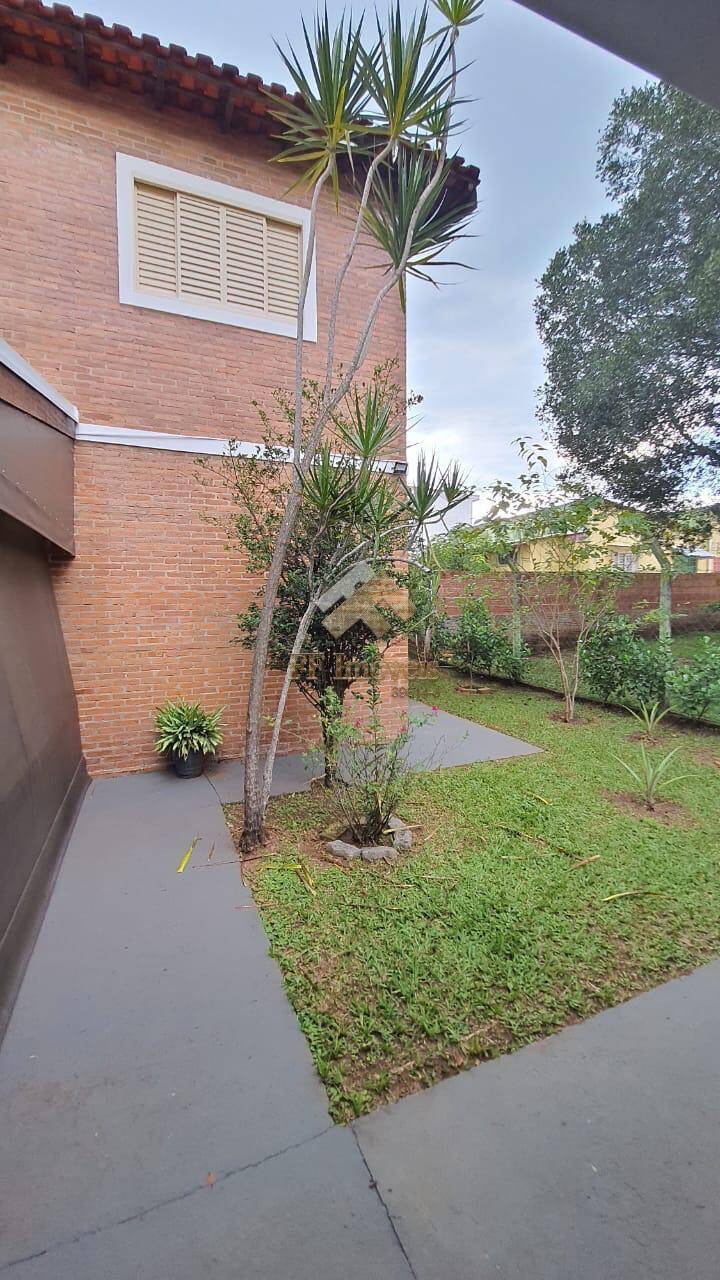 Casa à venda com 3 quartos, 205m² - Foto 9