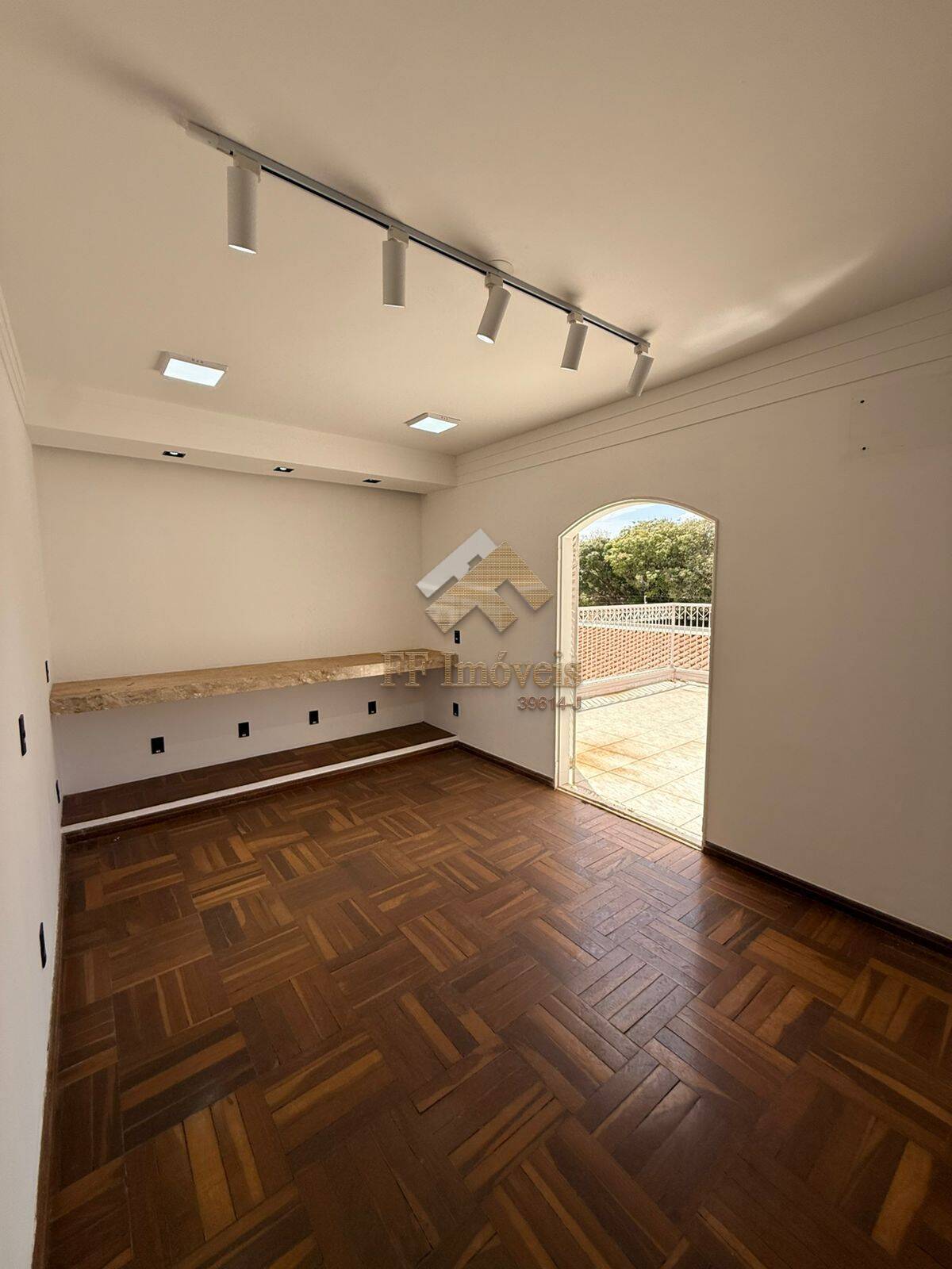 Casa à venda com 4 quartos, 166m² - Foto 6