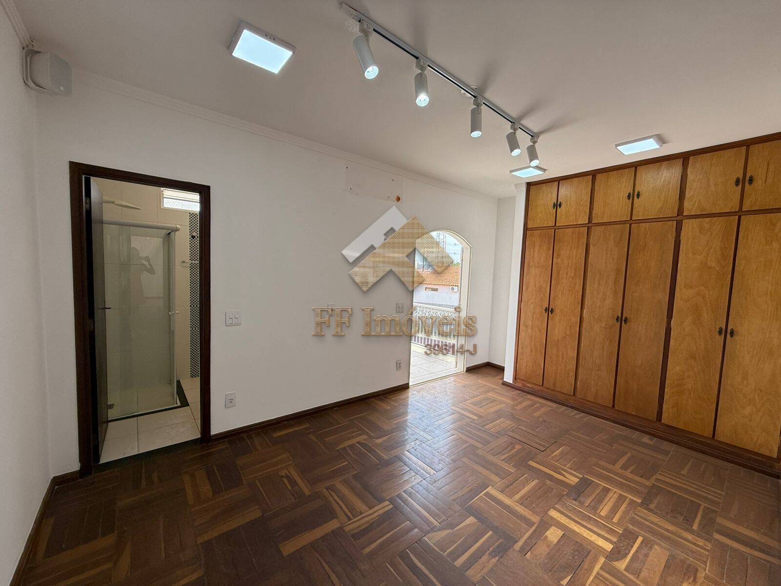 Casa à venda com 4 quartos, 166m² - Foto 16