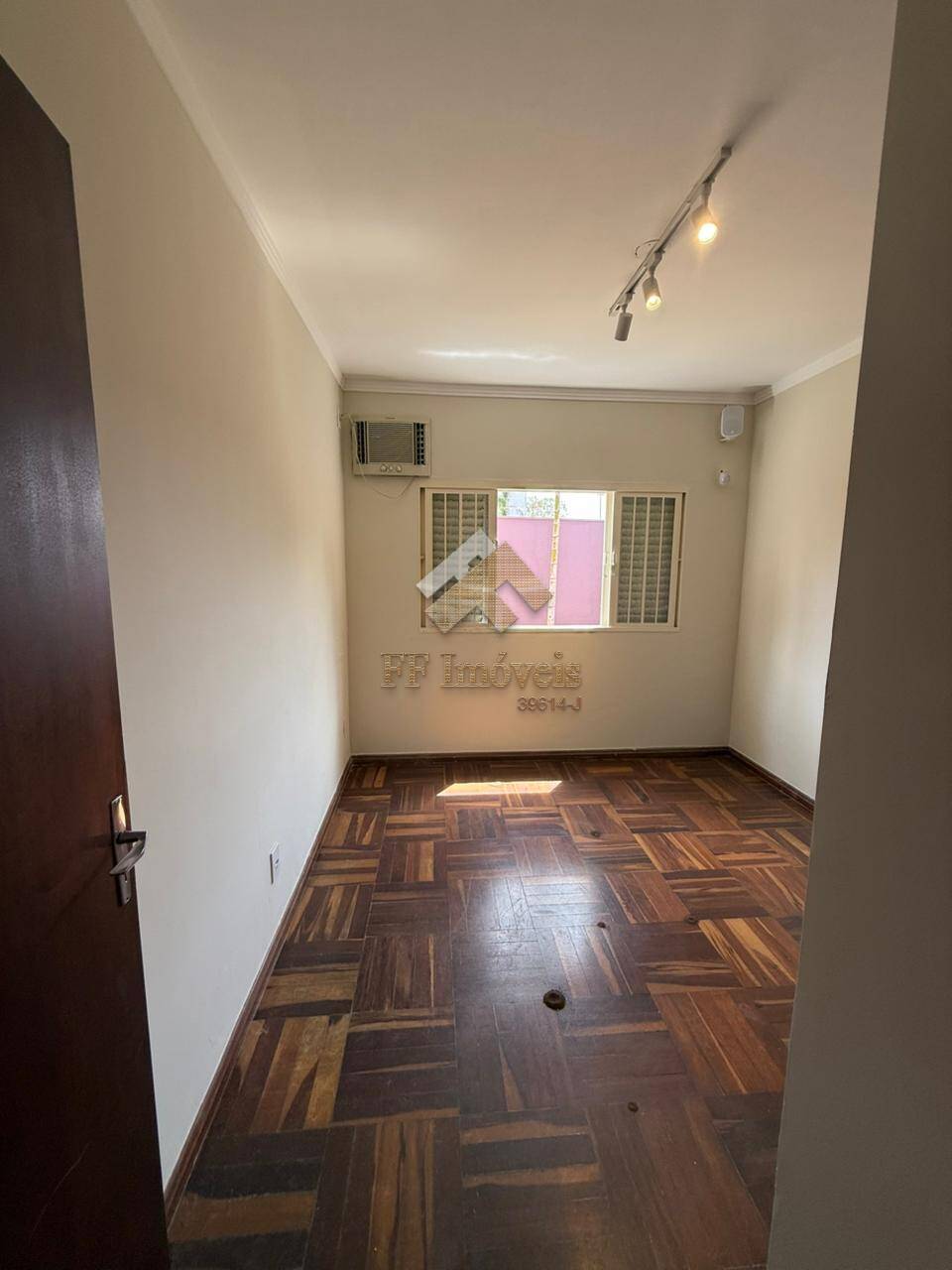 Casa à venda com 4 quartos, 166m² - Foto 38