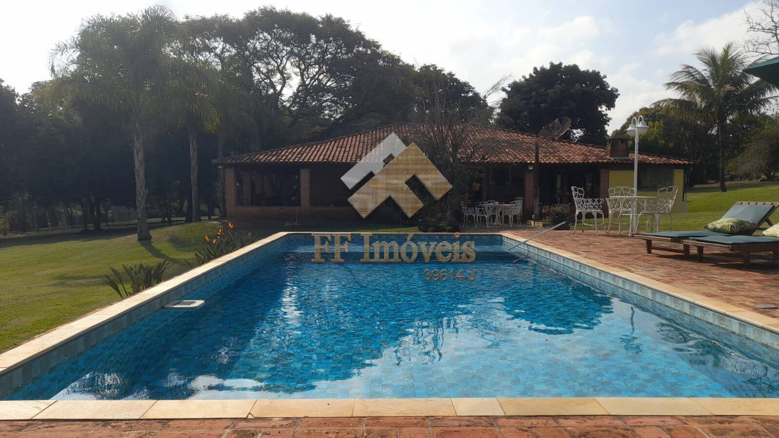 Casa à venda com 3 quartos, 5600m² - Foto 6