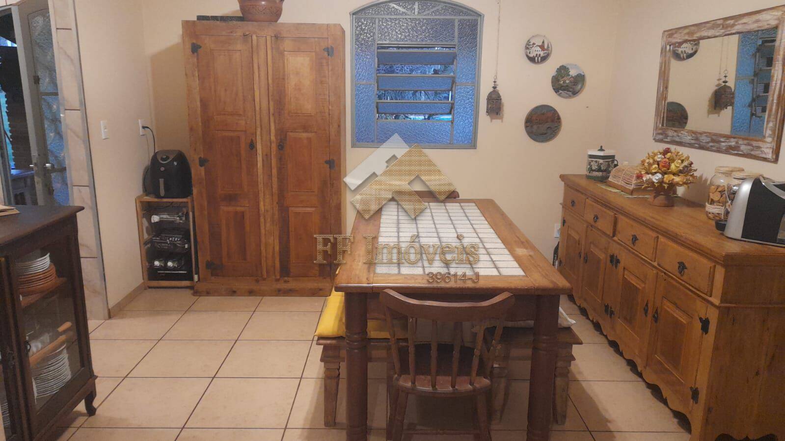 Casa à venda com 3 quartos, 5600m² - Foto 8